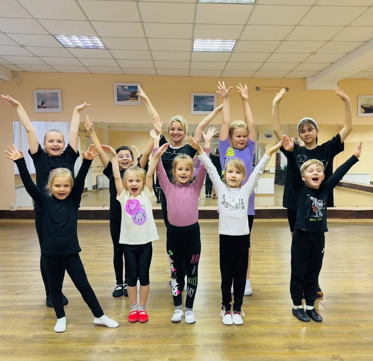 Фитнес-группа школы танцев и спорта Эврика Керчь