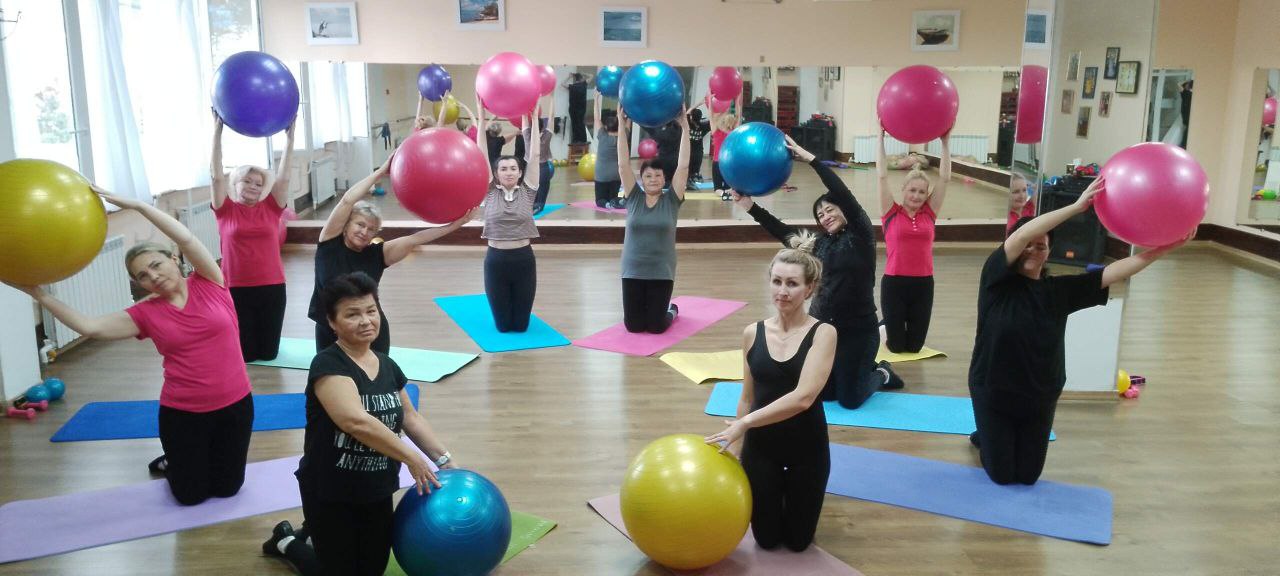 Выступление танцевальных пар школы Эврика Керчь